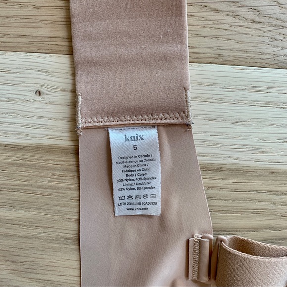 Knix Padded Wide Strap V-Neck Convertible Strap - Picture 6 of 8